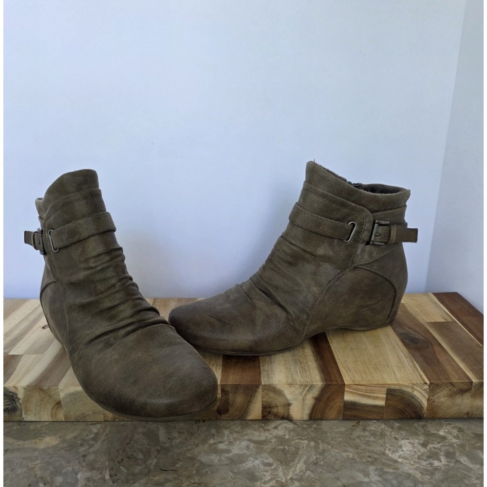 Baretraps Sheigh Ankle Boots Women's 7.5M Olive Green Quilted Buckle